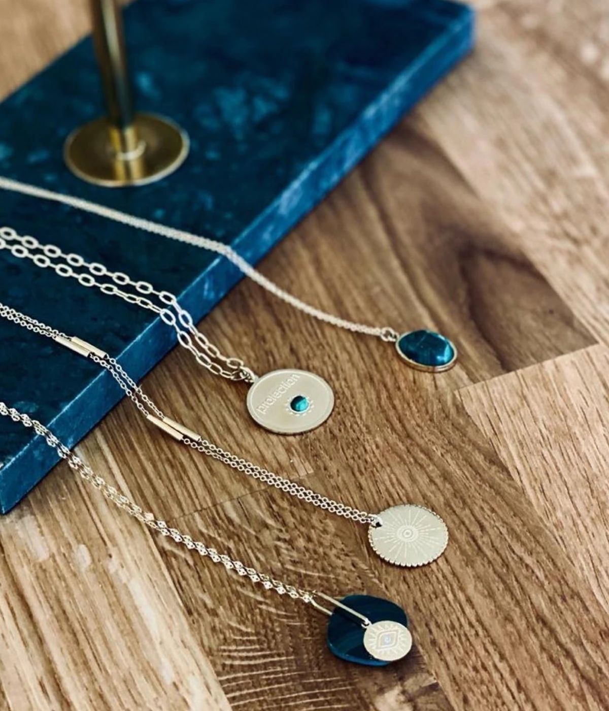 Collier Bagan (Acier Doré) – Image 3